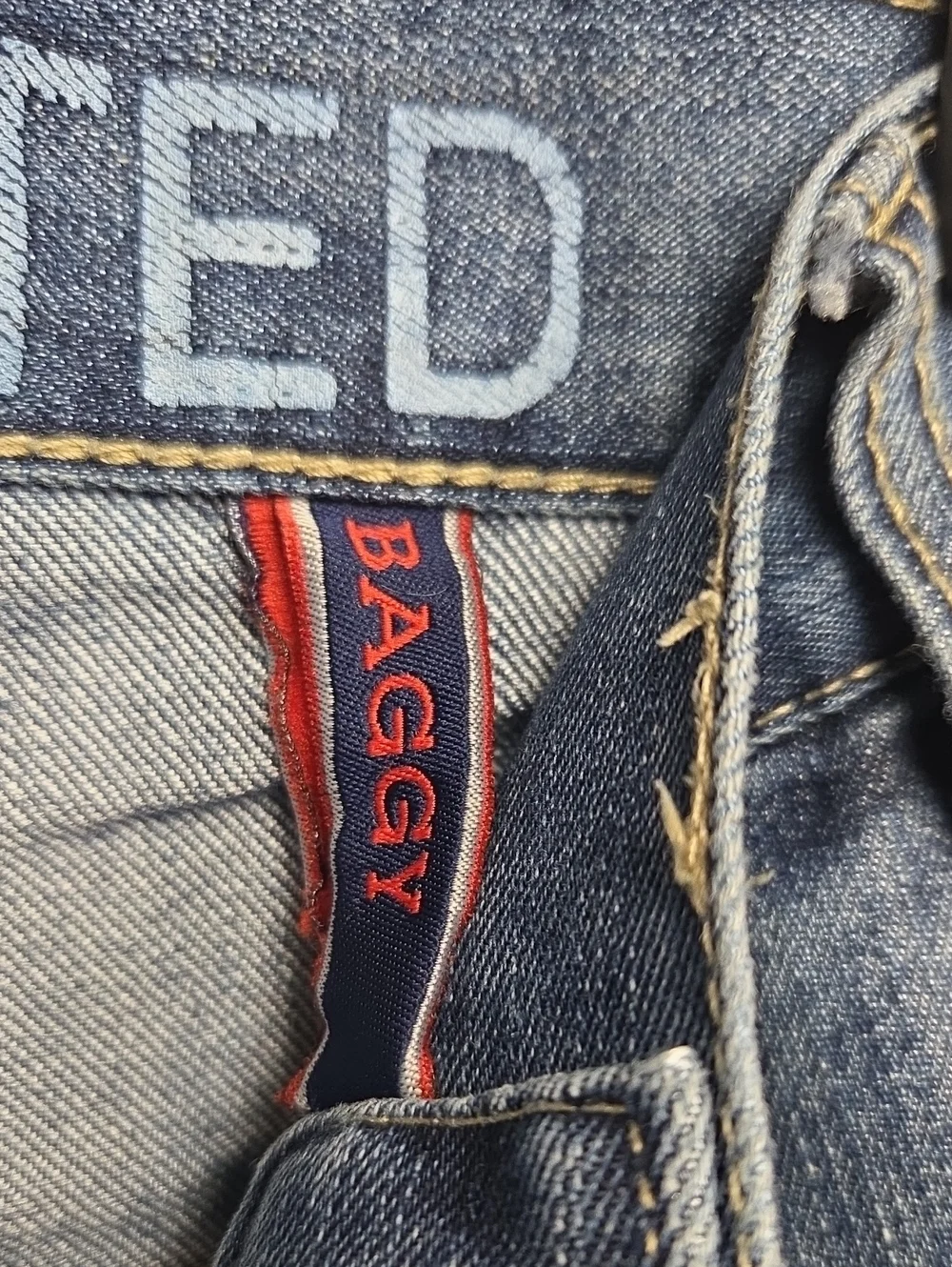 Ecko 72+ Unlimited Men's Size 42 X 15 Y2K Baggy Lightwash Denim Jean Shorts